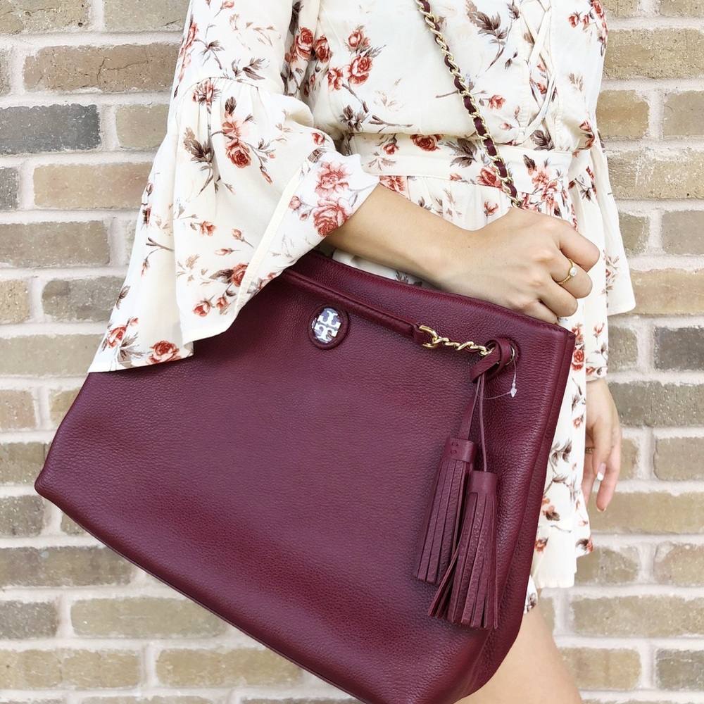 Tory Burch Logo Large Chain Tote - Picture 5 of 8